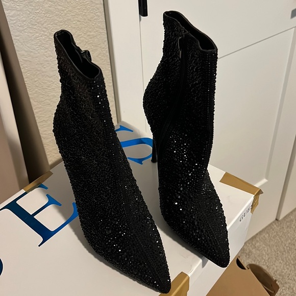 Steve Madden Booties - Picture 1 of 2